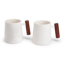 820225a_b_becher_blanca_thumb.jpg 820225a_b_becher_blanca_thumb.jpg